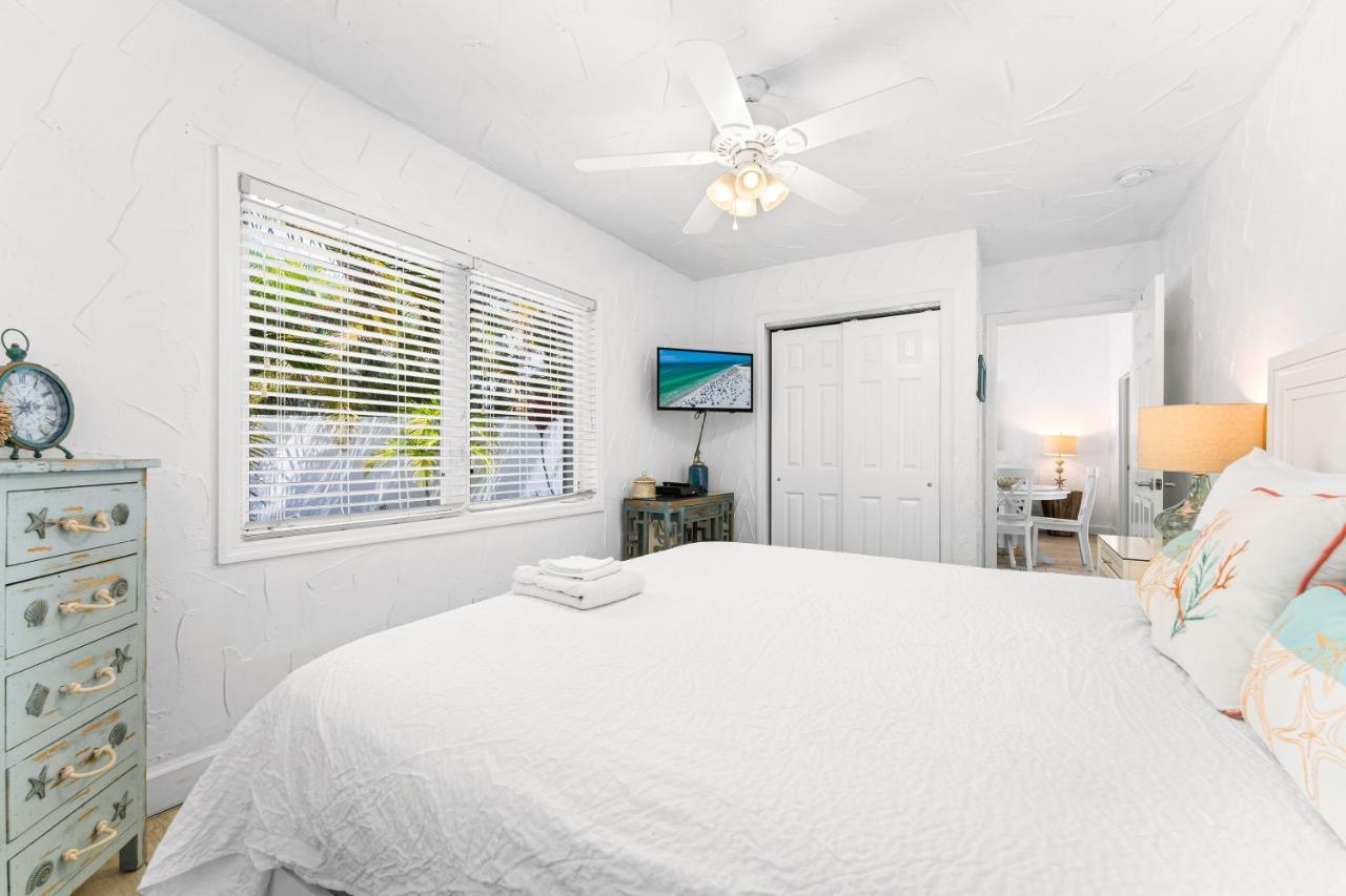 Crescent Beach Villas Сиеста Кий Екстериор снимка