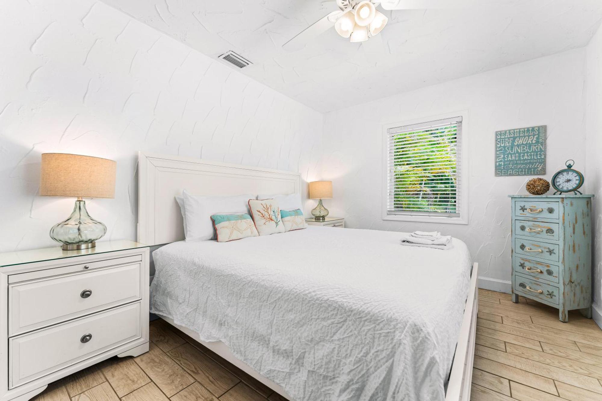 Crescent Beach Villas Сиеста Кий Екстериор снимка