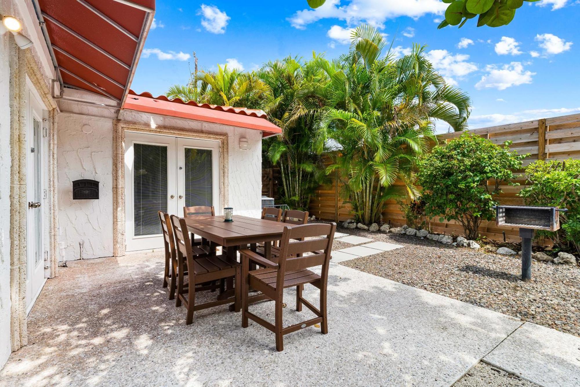 Crescent Beach Villas Сиеста Кий Екстериор снимка