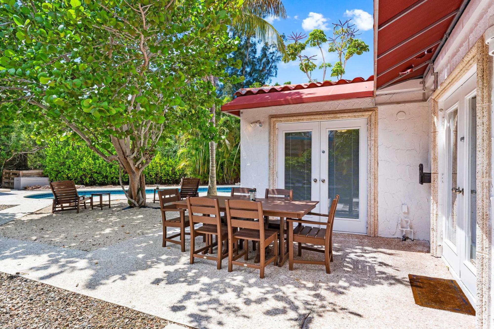 Crescent Beach Villas Сиеста Кий Екстериор снимка