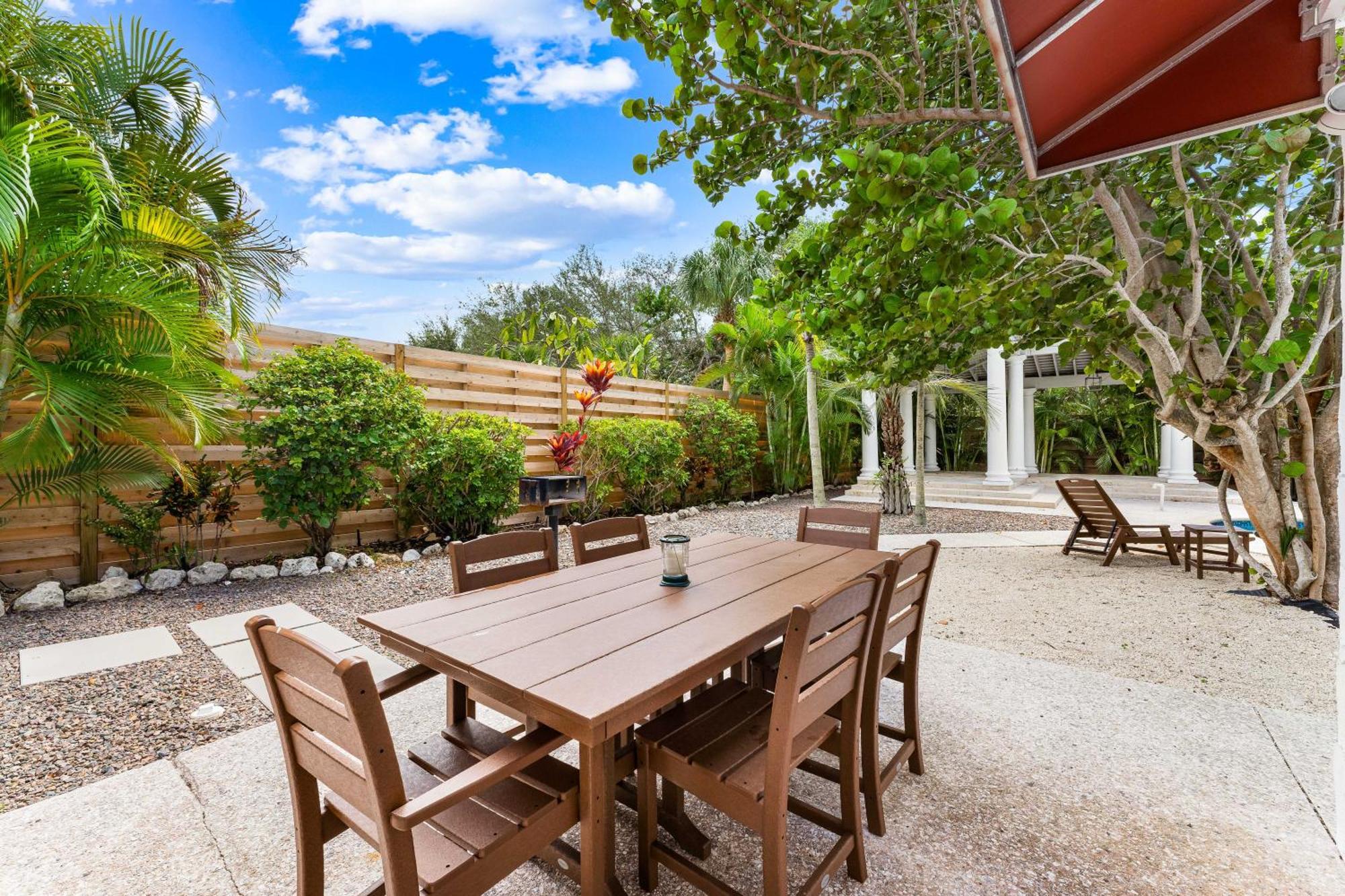Crescent Beach Villas Сиеста Кий Екстериор снимка