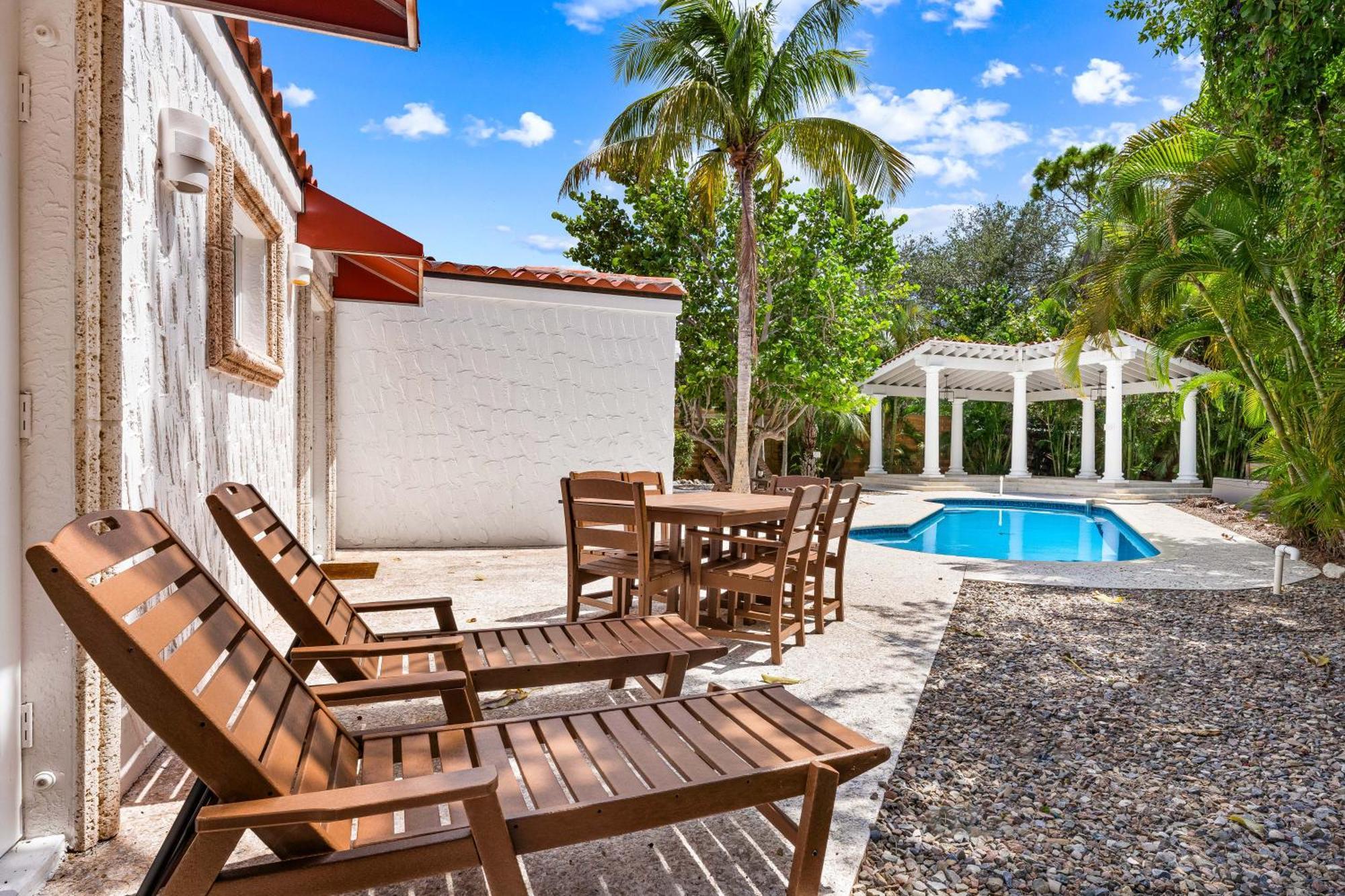 Crescent Beach Villas Сиеста Кий Екстериор снимка