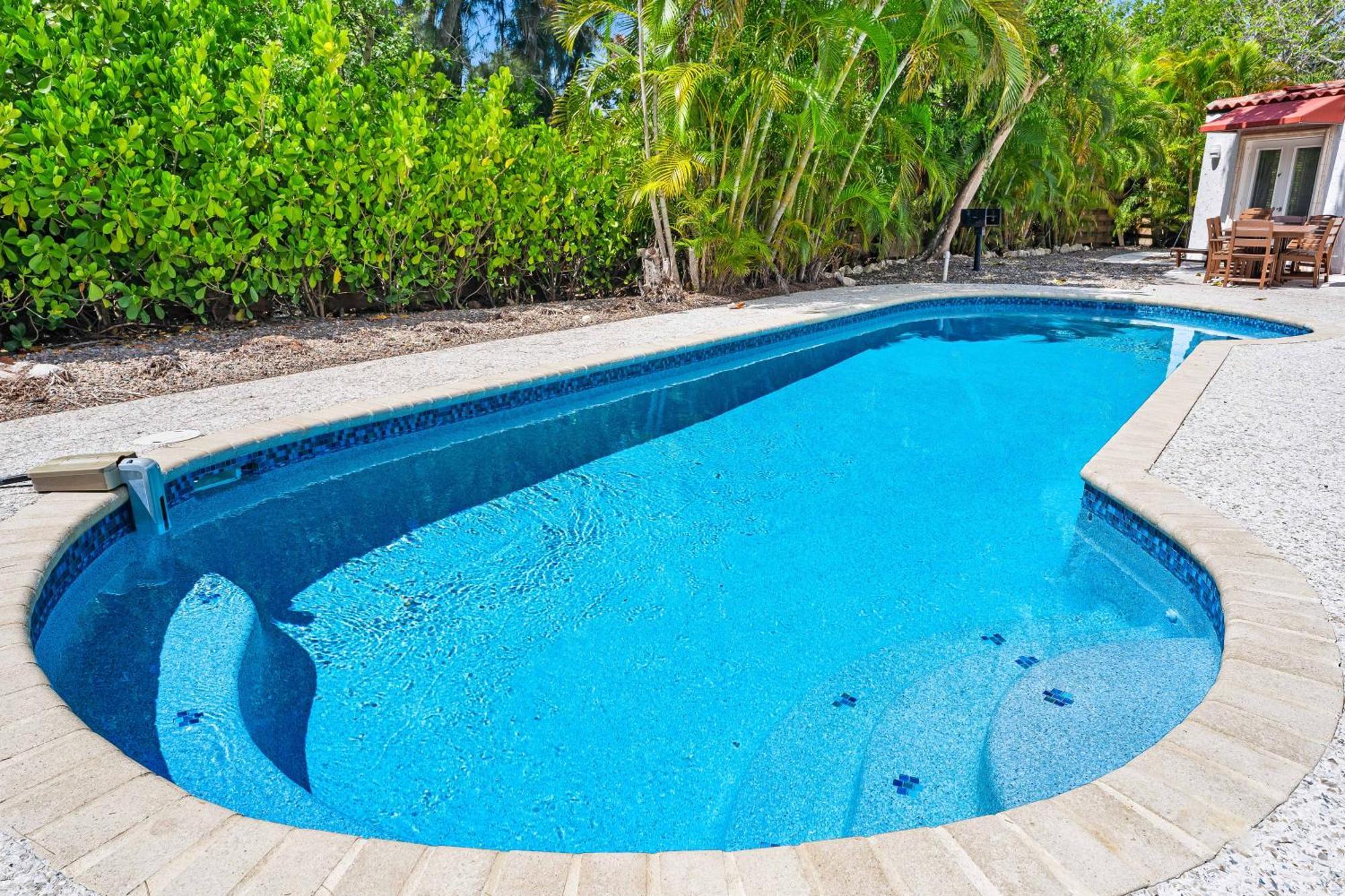 Crescent Beach Villas Сиеста Кий Екстериор снимка
