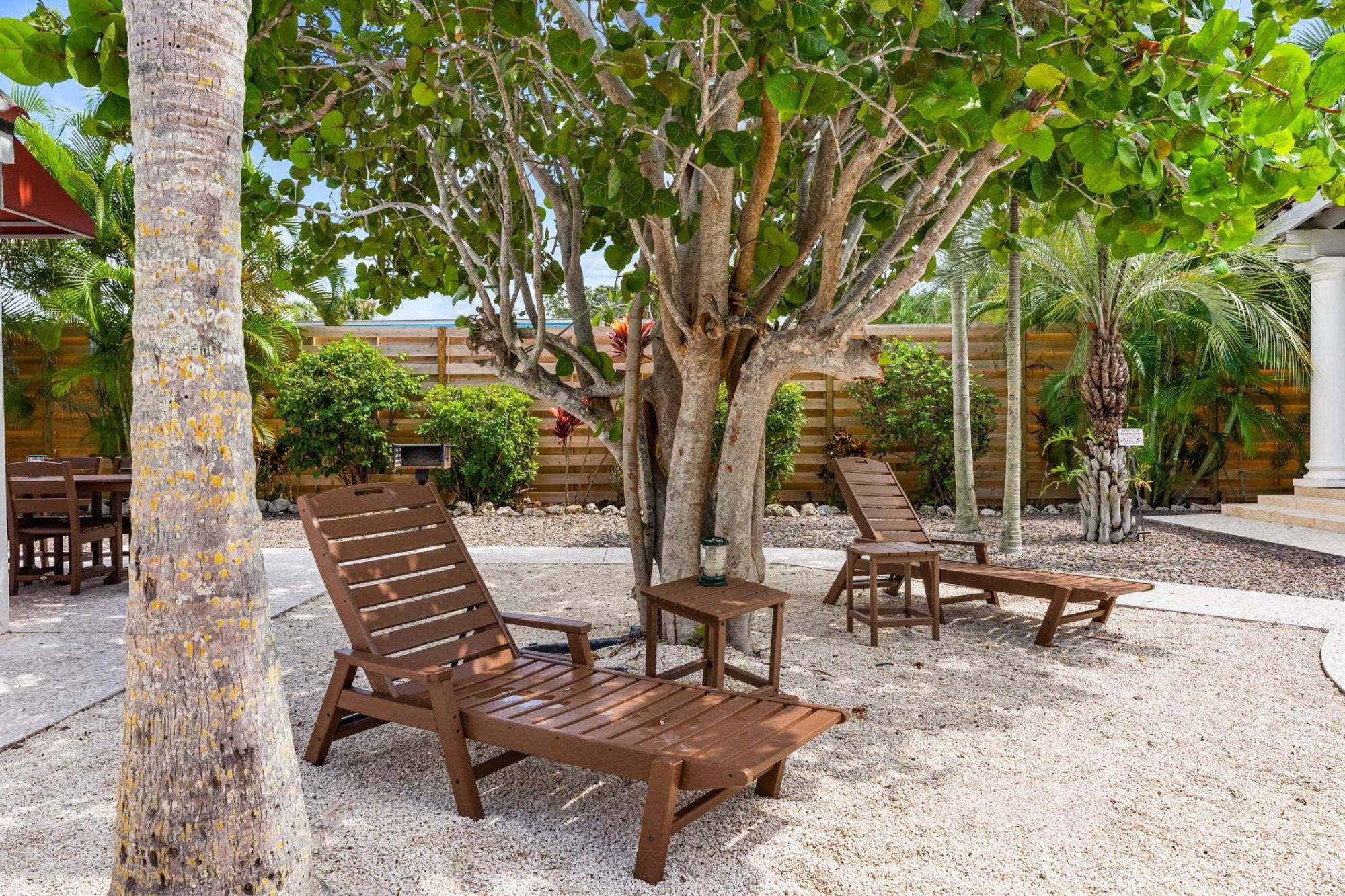Crescent Beach Villas Сиеста Кий Екстериор снимка