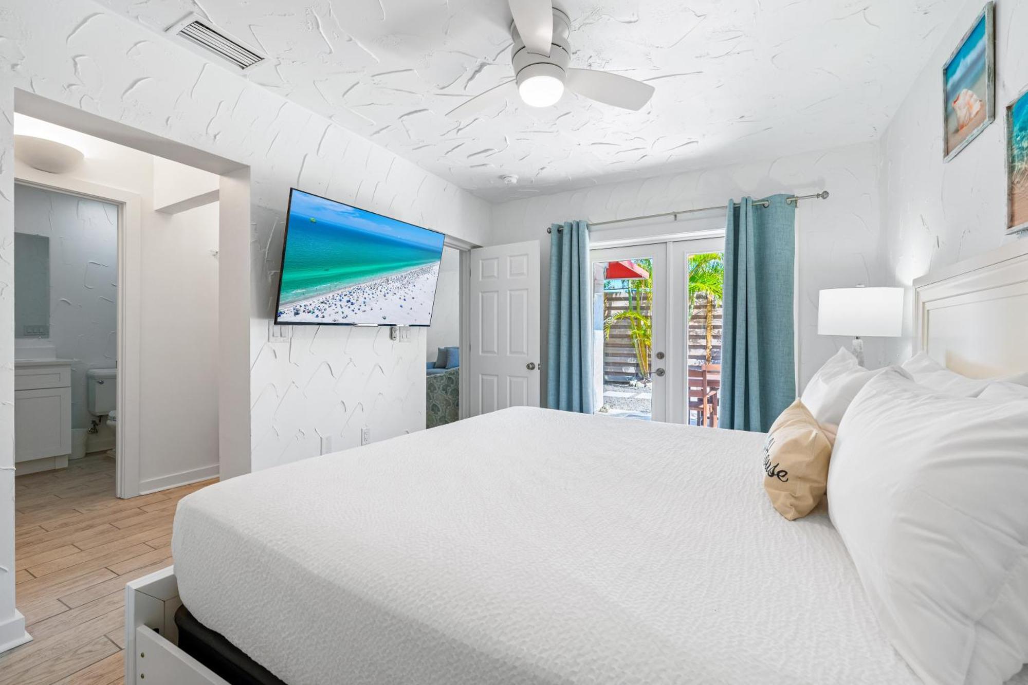 Crescent Beach Villas Сиеста Кий Екстериор снимка