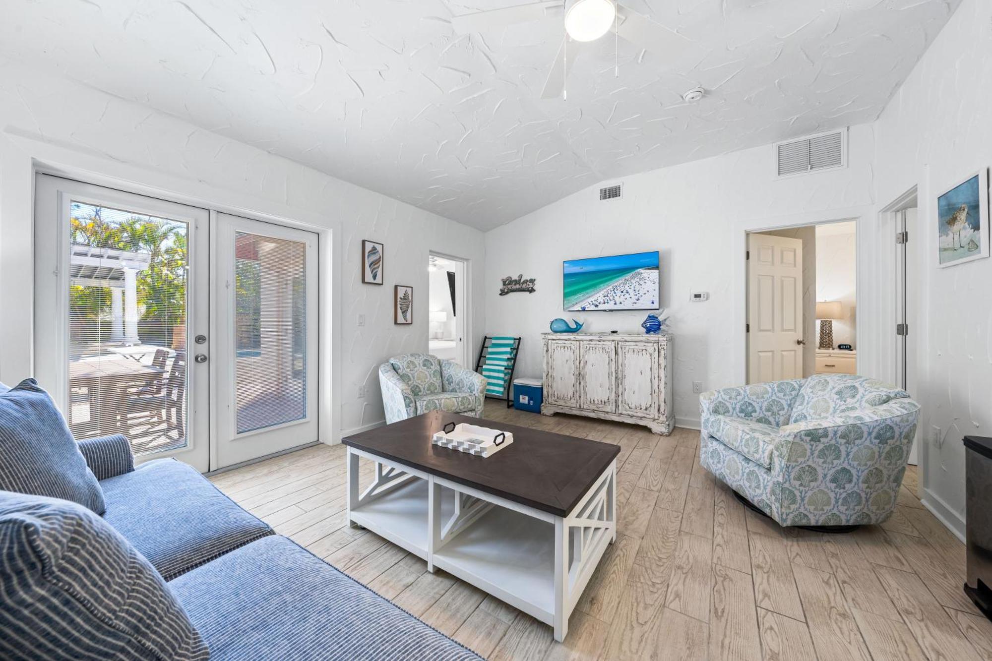 Crescent Beach Villas Сиеста Кий Екстериор снимка